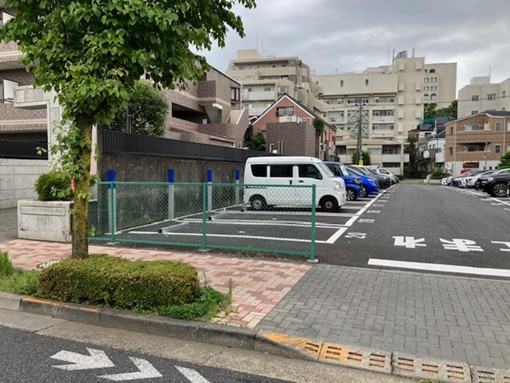 ONE PARK杏林大学病院前 3