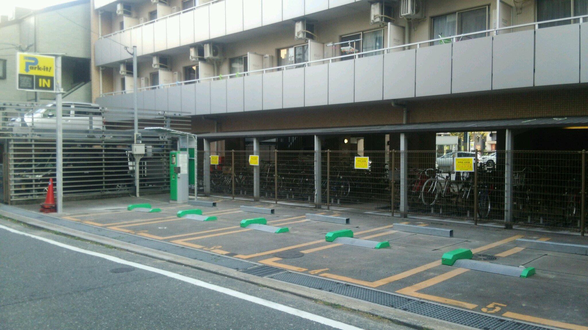 パークイット天神南 2